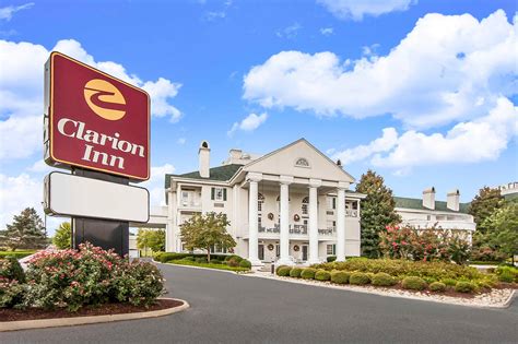 Clarion willow river - Clarion Inn Willow River is located in Sevierville and features an indoor pool, a Jacuzzi and free Wi-Fi. The various facilities this charming hotel has to offer include massage services, laundry facilities and meeting rooms.